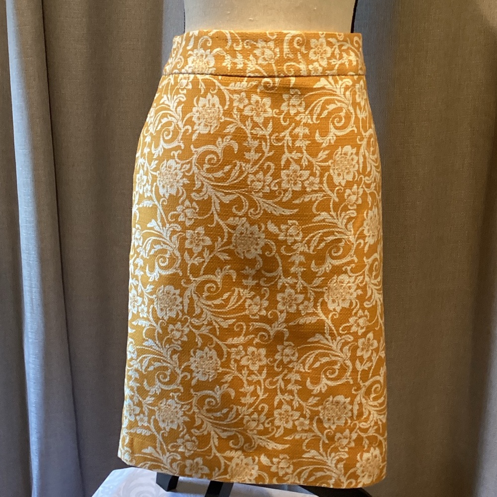 LOFT Yellow and Cream Floral Pencil Skirt, NWT, size 12.